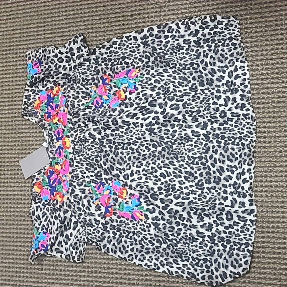 Rodeo Quincy Dark Leopard Floral Embroidered Top